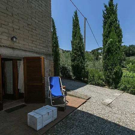Σπίτι διακοπών Cozy Farmhouse In With Swimming Pool