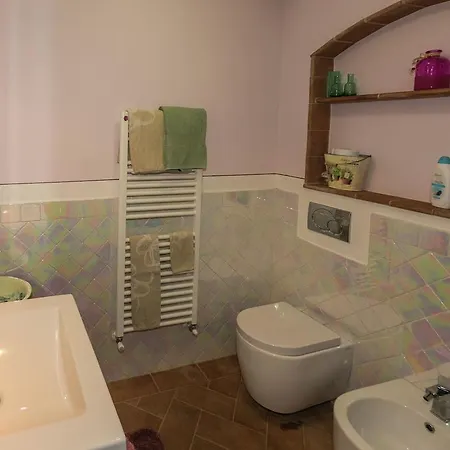 Σπίτι διακοπών Cozy Farmhouse In With Swimming Pool